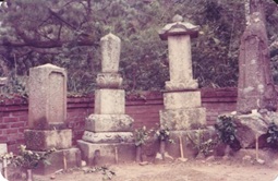 石崎家　先祖の墓地1